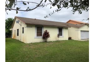 8941 N Lake Miramar Cir, Miramar, FL 33025, Sold 12/05/19