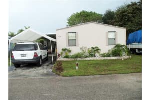 720 SW 135th Terrace, Davie, FL 33325, Sold 08/01/13