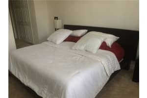 10012 NW 7th St, Miami, FL 33172, Sold 08/31/17