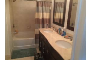 10012 NW 7th St, Miami, FL 33172, Sold 08/31/17