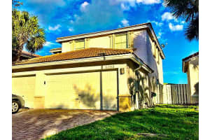 5255 SW 38th Ave, Fort Lauderdale, FL 33312, Sold 05/17/16