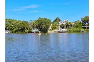 1423 N Lake Shore Dr, Sarasota, FL 34231, Sold 09/27/13