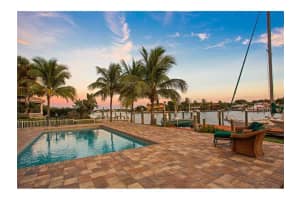 762 Siesta Dr, Sarasota, FL 34242, Sold 04/18/14
