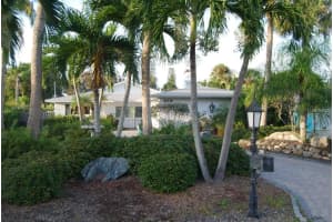 258 Island Cir, Siesta Key, FL 34242, Sold 02/02/15