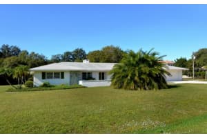 3218 E Forest Lake Dr, Sarasota, FL 34232, Sold 02/10/15