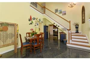 389 Island Cir, Siesta Key, FL 34242, Sold 06/15/17