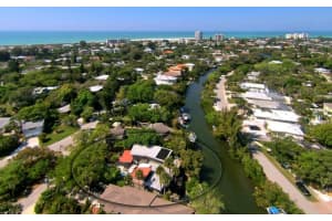 134 Island Cir, Siesta Key, FL 34242, Sold 01/05/16