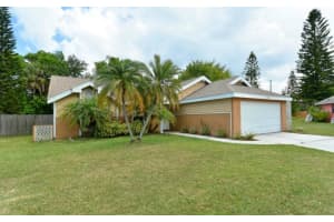 3511 65th Ave Cir E, Sarasota, FL 34243, Sold 06/16/15