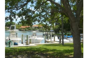 1524 Bay Point Dr, Sarasota, FL 34236, Sold 05/12/16