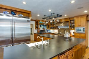 1607 N Lake Shore Dr, Sarasota, FL 34231, Sold 11/06/15