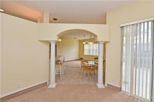 3708 72nd Ave Cir E, Sarasota, FL 34243, Sold 02/26/16