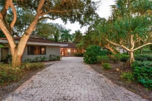 1610 N Lake Shore Dr, Sarasota, FL 34231, Sold 05/31/16
