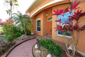 3702 72nd Terrace E, Sarasota, FL 34243, Sold 06/17/16