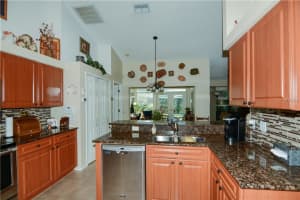 5119 39th St W, Bradenton, FL 34210, Sold 04/25/16