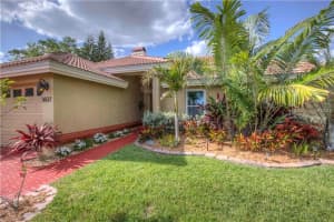 3637 71st Terrace E, Sarasota, FL 34243, Sold 08/01/16