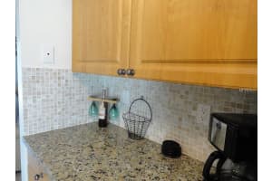 3629 71st Terrace E, Sarasota, FL 34243, Sold 04/26/16