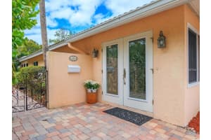 1331 Moonmist Dr, Siesta Key, FL 34242, Sold 10/25/16