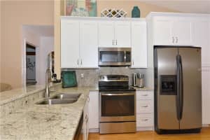 208 111th St E, Bradenton, FL 34212, Sold 04/20/16