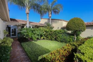 2319 Harbour Oaks Dr, LONGBOAT KEY