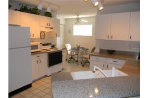 7718 Geneva Ln, Sarasota, FL 34243, Sold 05/31/16