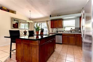 7680 39th St Cir E, Sarasota, FL 34243, Sold 09/09/16