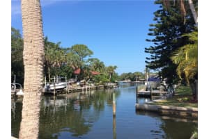 4874 Commonwealth Dr, Siesta Key, FL 34242, Sold 08/05/16