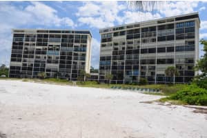 19 Whispering Sands Dr, Sarasota, FL 34242, Sold 02/15/17