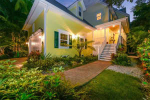 3810 Flamingo Ave, Siesta Key, FL 34242, Sold 02/23/17