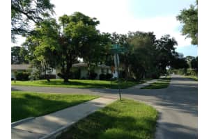 5926 Colonial Dr, Sarasota, FL 34231, Sold 10/11/16