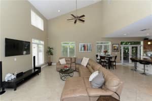 1749 Siesta Dr, Sarasota, FL 34239, Sold 04/03/17