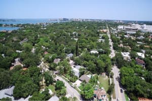 2421 McClellan Pkwy, Sarasota, FL 34239, Sold 01/06/17