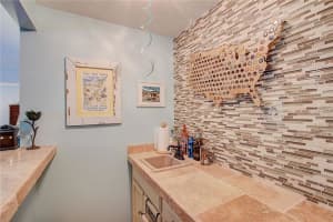 Glenbrooke, 4804 Glenbrooke Dr, Sarasota, FL 34243, Sold 10/07/16