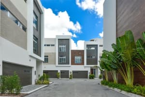 261 Cosmopolitan Ct, Sarasota, FL 34236, Sold 10/04/16