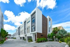 261 Cosmopolitan Ct, Sarasota, FL 34236, Sold 10/04/16