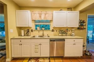 5827 Shady Brook Way, Sarasota, FL 34243, Sold 11/18/16