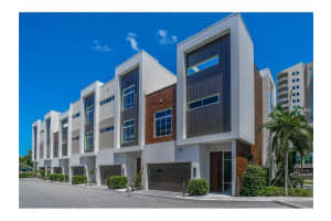 247 Cosmopolitan Ct, Sarasota, FL 34236, Sold 09/28/16