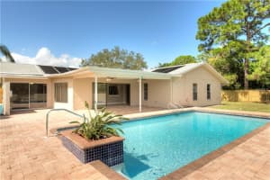 4361 Eastwood Ln, Sarasota, FL 34232, Sold 12/29/16