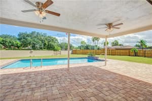 4361 Eastwood Ln, Sarasota, FL 34232, Sold 12/29/16
