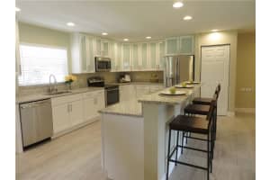 505 E Lake Dr, Sarasota, FL 34232, Sold 01/28/17