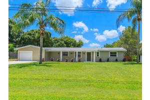 505 E Lake Dr, Sarasota, FL 34232, Sold 01/28/17