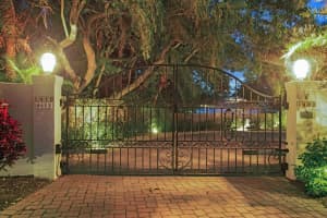 1410 Siesta Dr, Sarasota, FL 34239, Sold 02/03/17