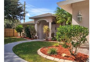 5621 Country Walk Ln, Sarasota, FL 34233, Sold 04/03/17