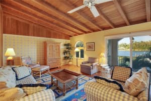 7031 Bay Side Dr, Longboat Key, FL 34228, Sold 04/03/17