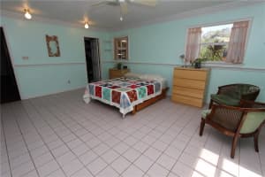 2332 Desoto Rd, Sarasota, FL 34234, Sold 02/15/17