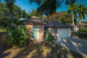 4919 82nd Pl E, Sarasota, FL 34243, Sold 04/10/17
