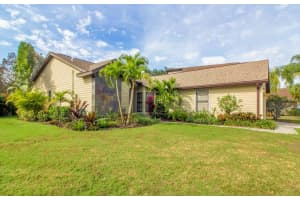 5009 82nd Way E, Sarasota, FL 34243, Sold 02/28/17