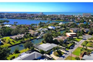 1532 Shelburne Ln, Sarasota, FL 34231, Sold 08/25/17