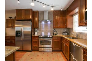 2013 Riverbluff Pkwy, Sarasota, FL 34231, Sold 04/03/17