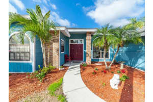 8074 Monticello Ln, Sarasota, FL 34243, Sold 05/19/17