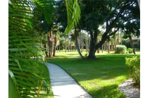 942 La Costa Cir, Sarasota, FL 34237, Sold 09/29/17